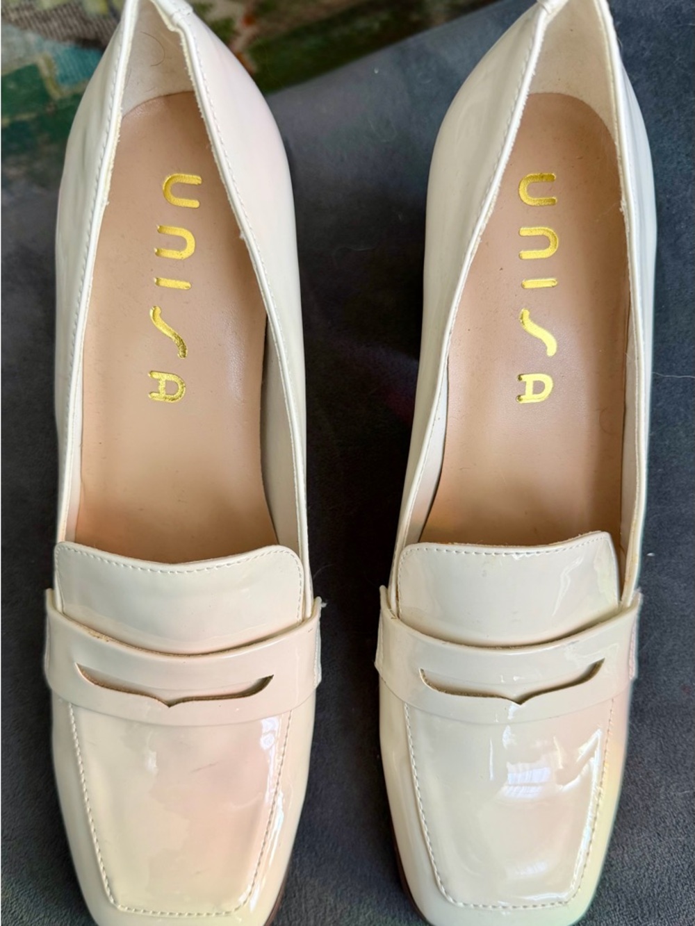 BRAND NEW UNISA Cream Ivory Patent Penny Loafer Square Toe Block Heel 9.5